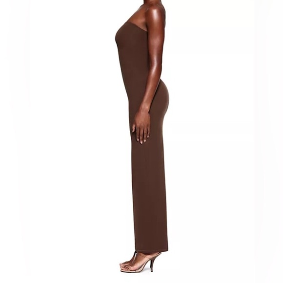 SKIMS Fits Everybody Tube Dress | Cocoa - Picture 2 of 10
